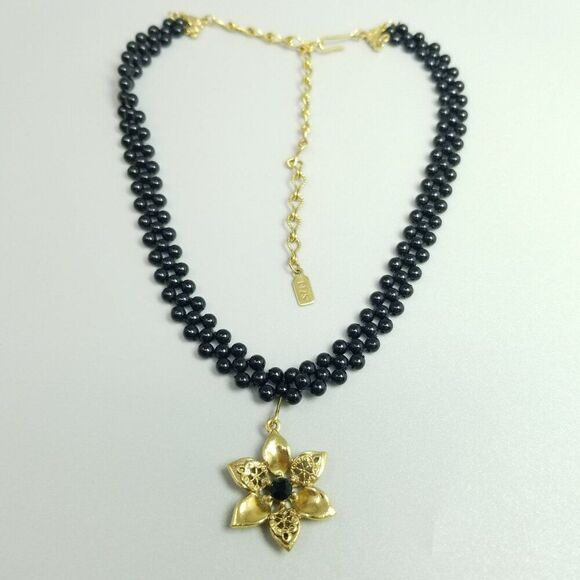 Vintage 1928 Flower Pendant and Black Beaded Necklace with Adjustable Clasp - Picture 7 of 8